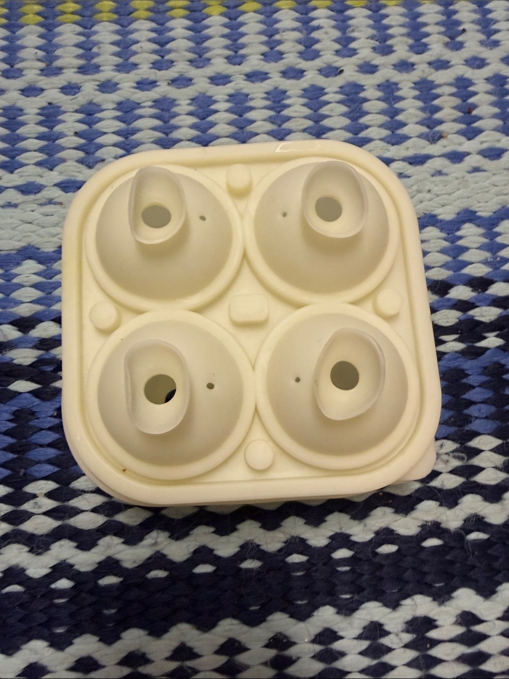 Neutral Cream Silicone 4-Cavity Egg Mold - Versatile Kitchen Accessory
